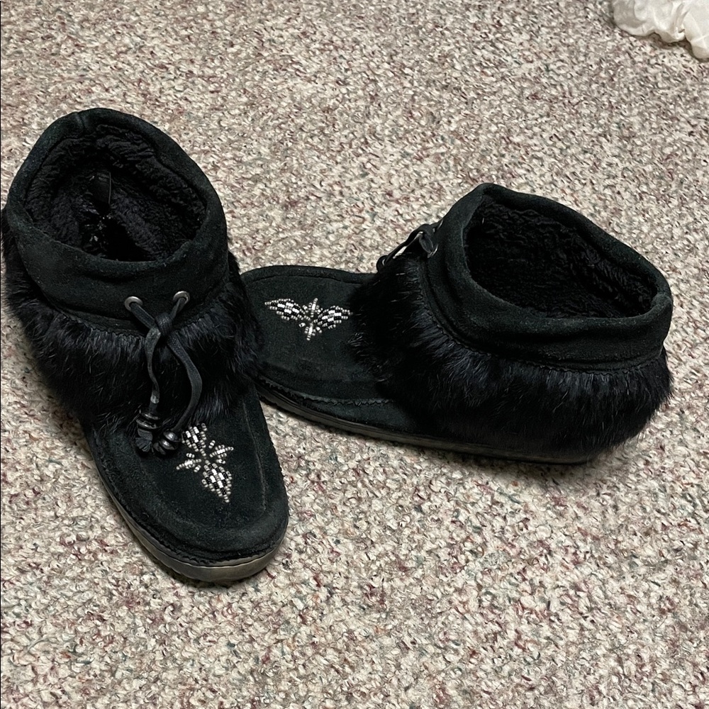 Manitobah mukluks real Black Fur-Trimmed Women's short fleece lined boots